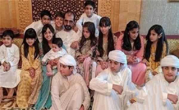 迪拜大王妃：深藏后宫，22年为表哥连生12子，被禁足长达41年