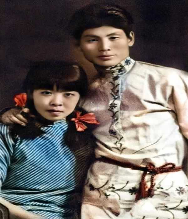罕见历史名人合影：川岛芳子和玷污她的养父，张大千与韩国少女