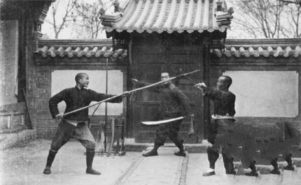 京城第一高手程廷华，武艺高强数十人不能近身，却被洋人一枪射杀