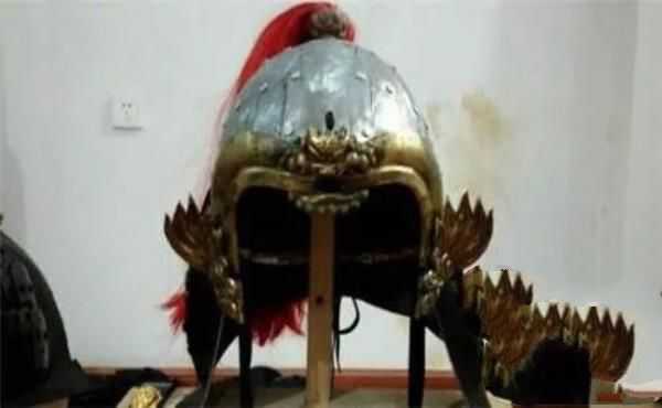 古代将军头盔为何都有枪尖，它有什么用？古人的智慧确实厉害
