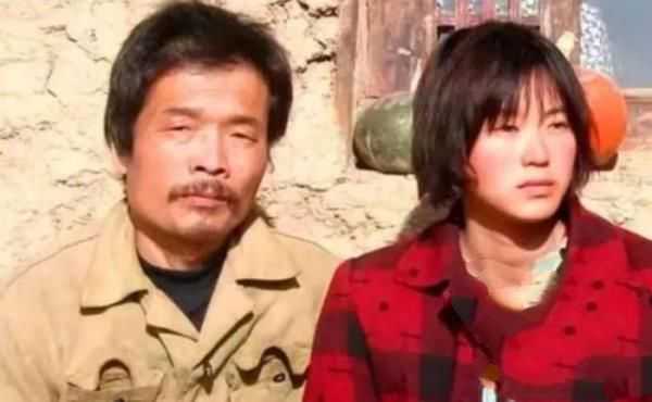 大学生何成慧被120元卖到深山，与牲畜同住17年，解救时见者落泪