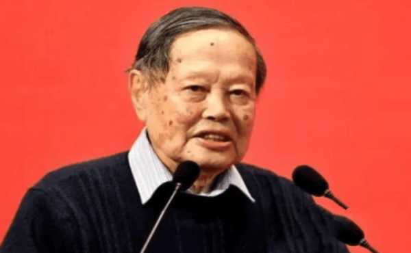 对撞机利国利民，为何97岁的杨振宁不惜面对争议，也要阻止建造？