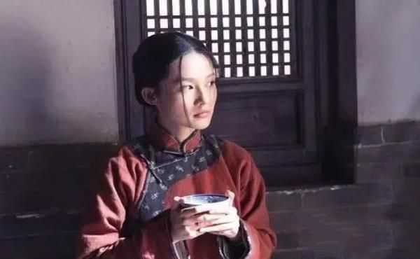 白鹿原：郭举人娶田小娥来“泡阴枣”，田小娥却将枣扔在尿盆里