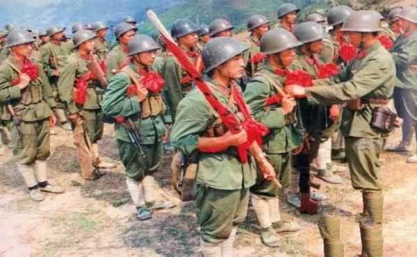 1962年中印冲突，中国32天全歼印度大军获得完胜，其他国家啥反应