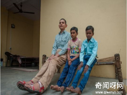 世界上最高的儿童卡兰·辛格，年仅5岁身高就达1.75米
