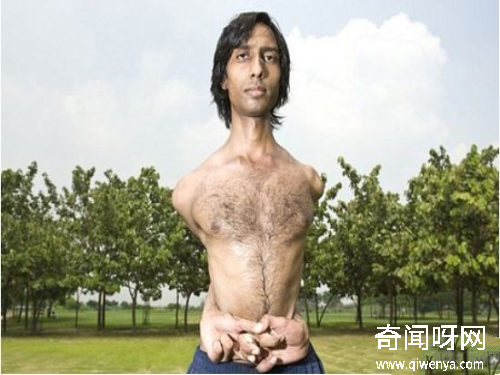 世界六大奇特橡胶人，印度男子身体柔韧度惊人，可随意穿过网球拍